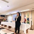 Dra. Ana Paula durante uma palestra